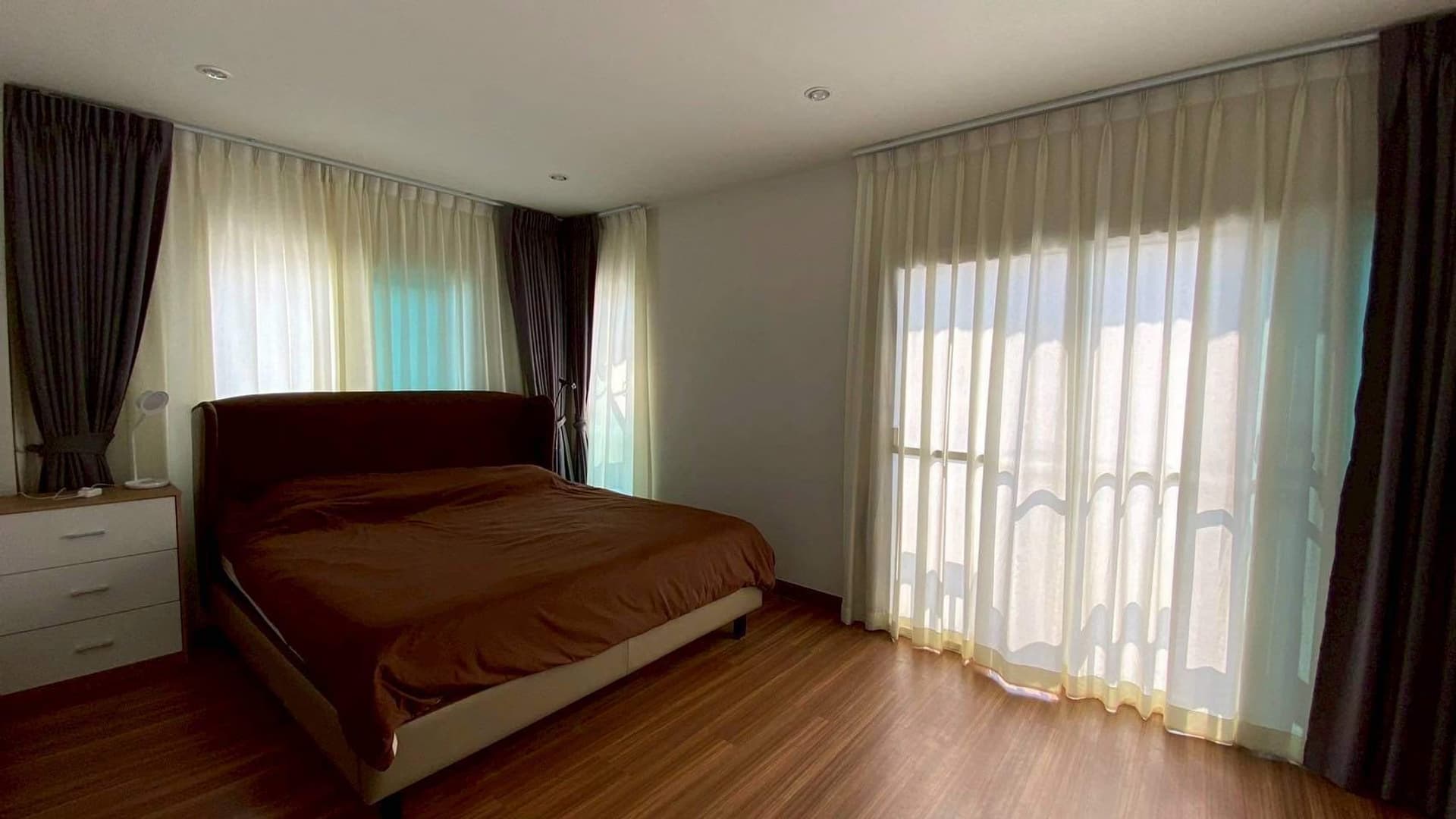 4 卧室 别墅 用于 出租 在 Bang Phli - Image 8