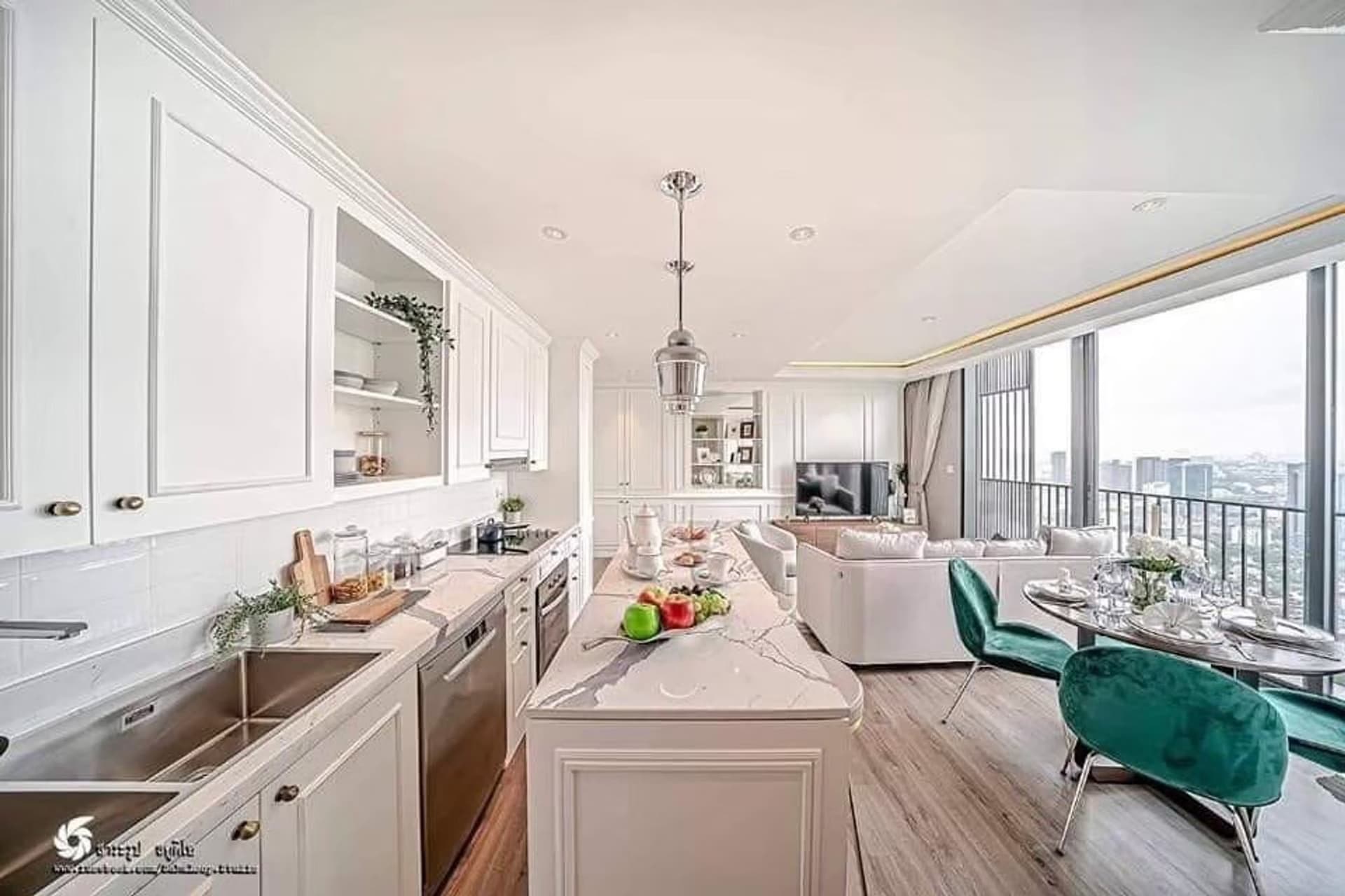 Condo for Sale at C Ekkamai - Image 2