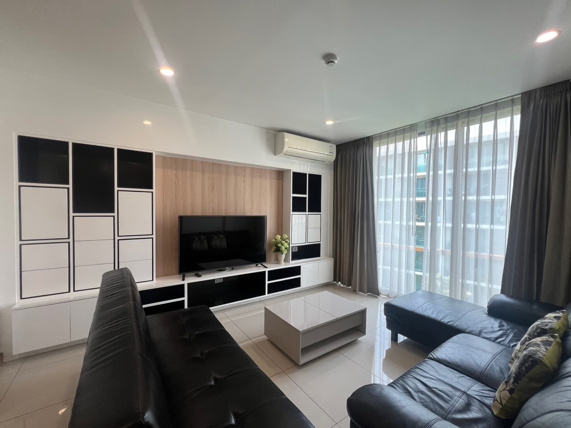 1 Bed Condo for Rent and Sale in Mueang Chiang Mai - Image 1
