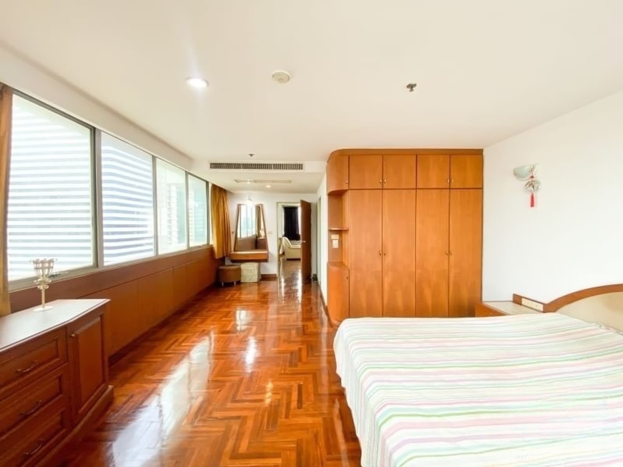2 Bed Condo for Sale in Watthana - Image 7
