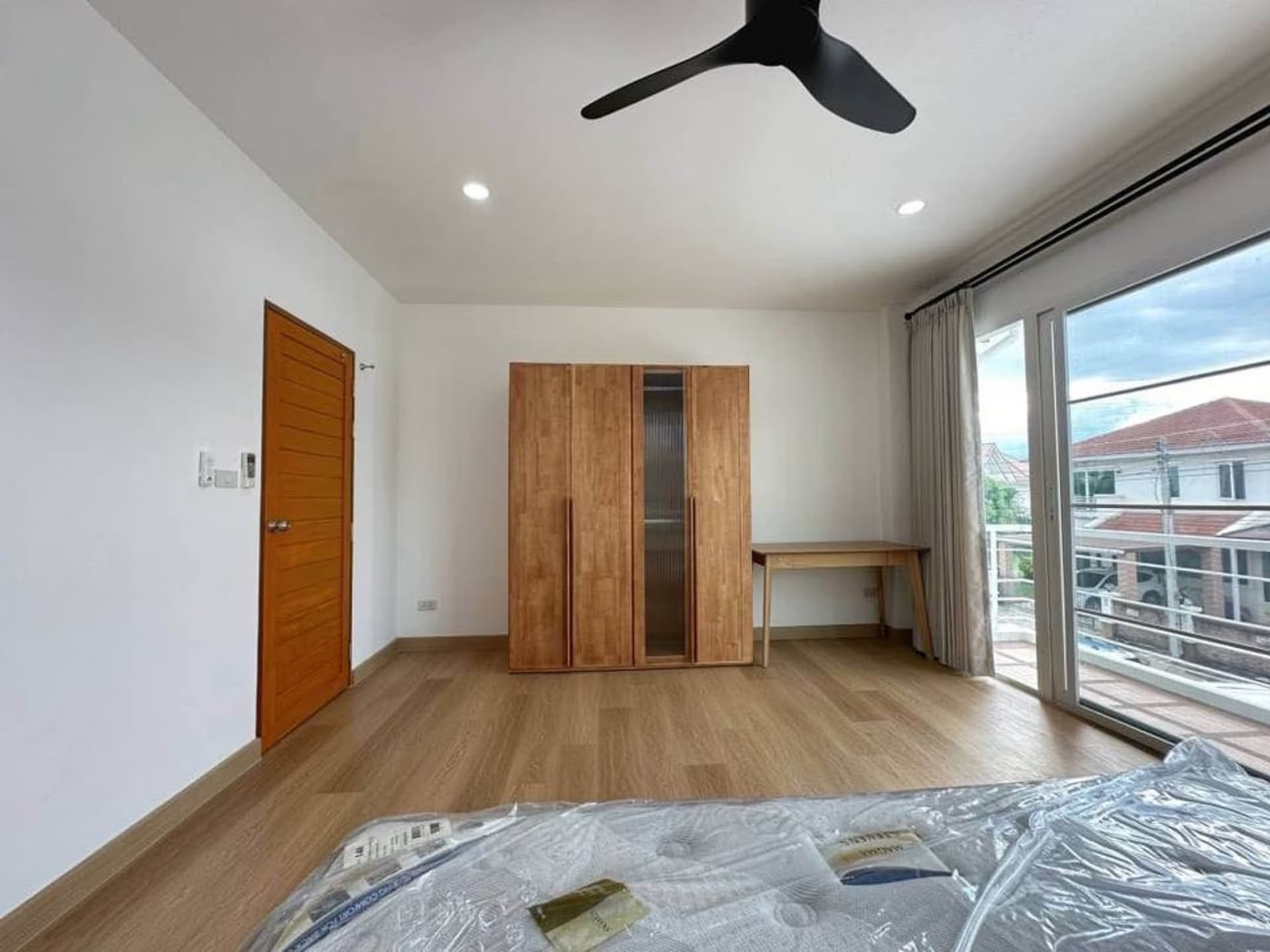 3 Bed House for Rent in San Kamphaeng - Image 10