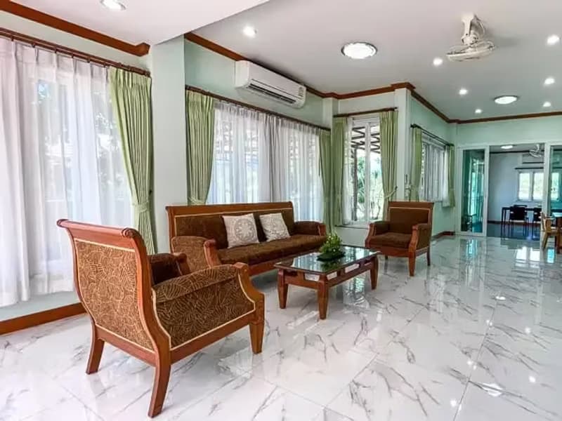 5 Bedroom House