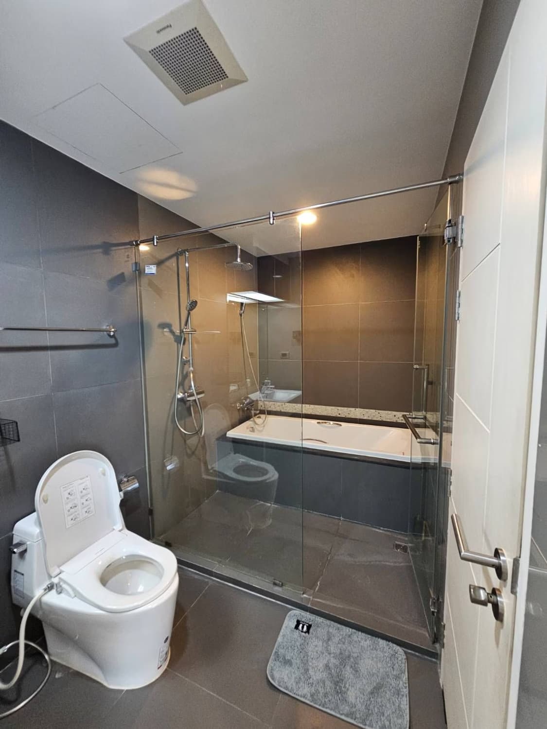 1 Bed Condo for Rent in Khlong Toei - Image 16