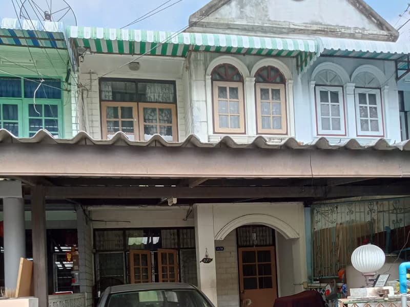 3 Bed Townhouse for Sale in Phra Khanong