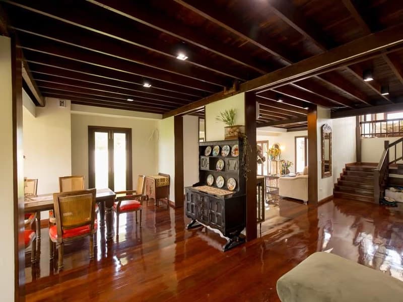Pool Villa in Saraphi, Teak Traditional Thai Style