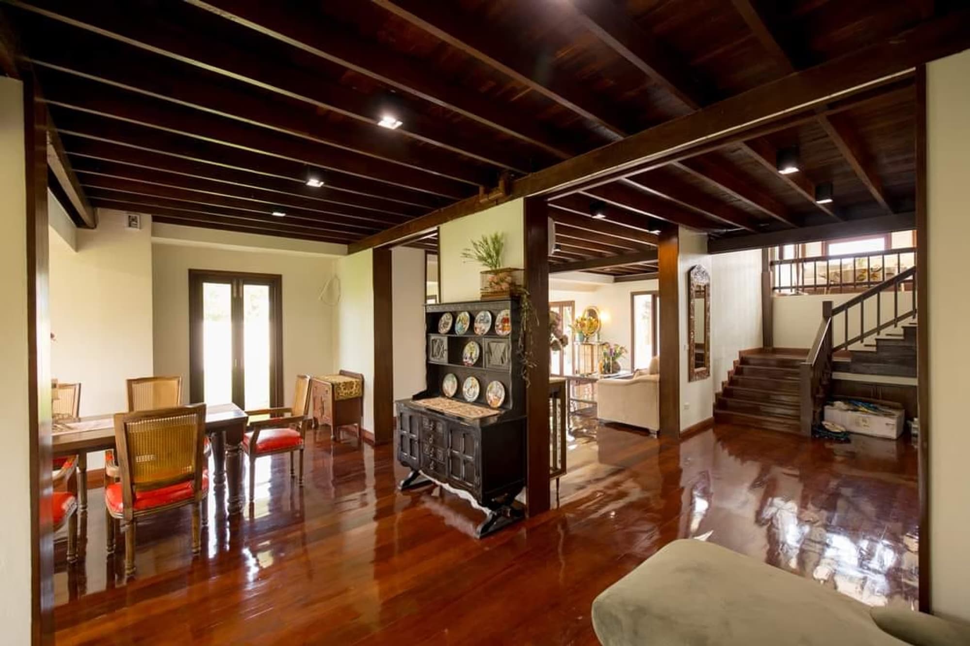 Pool Villa in Saraphi, Teak Traditional Thai Style - Image 17