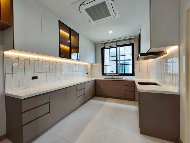 5 Bed House for Sale in San Sai