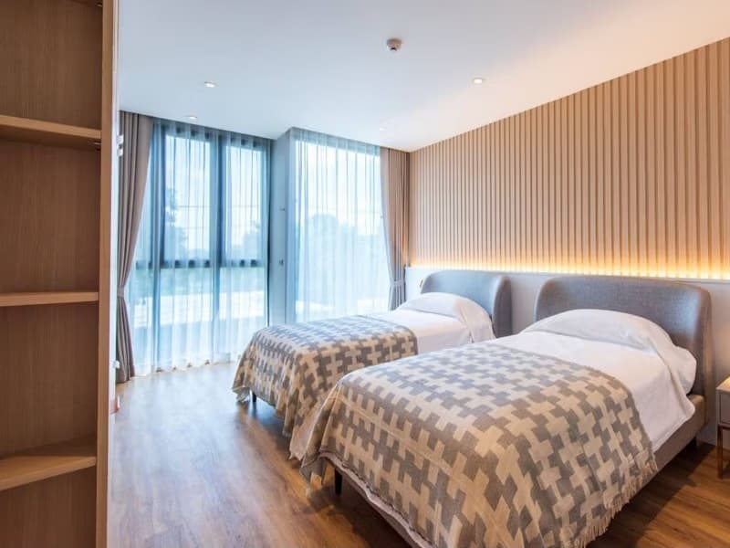 Condo for Rent at Bearing Residence