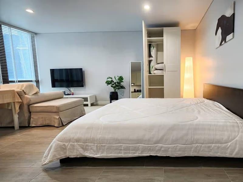 1 Bed Condo for Rent in Sathon