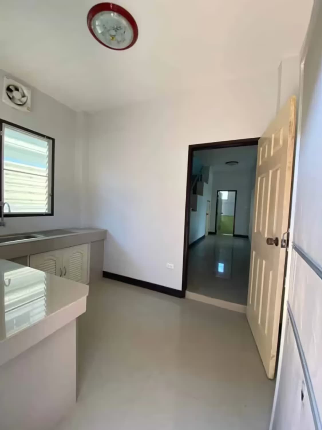 4 Bedroom House - Image 4