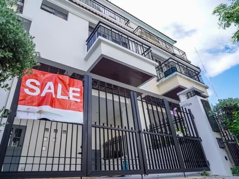 Townhouse for Sale at Palm Springs Place (Tha Sala)