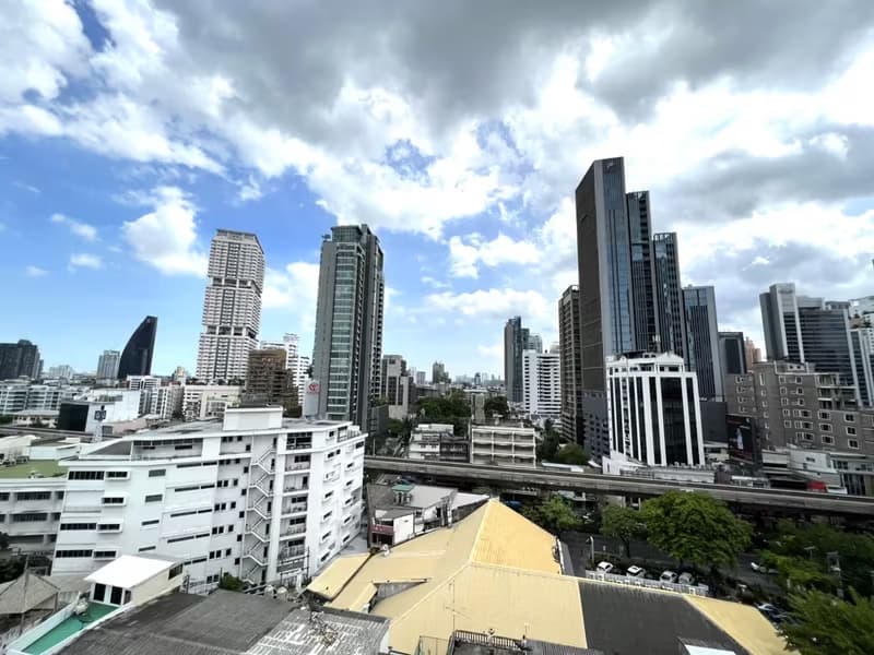 Acadamia Grand Tower
