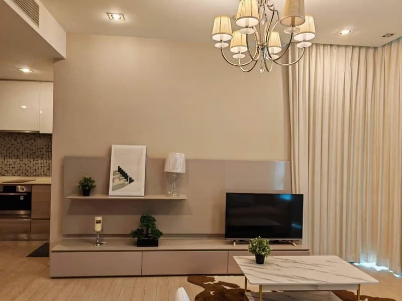 1 Bed Condo for Rent and Sale  Near Phetchaburi MRT