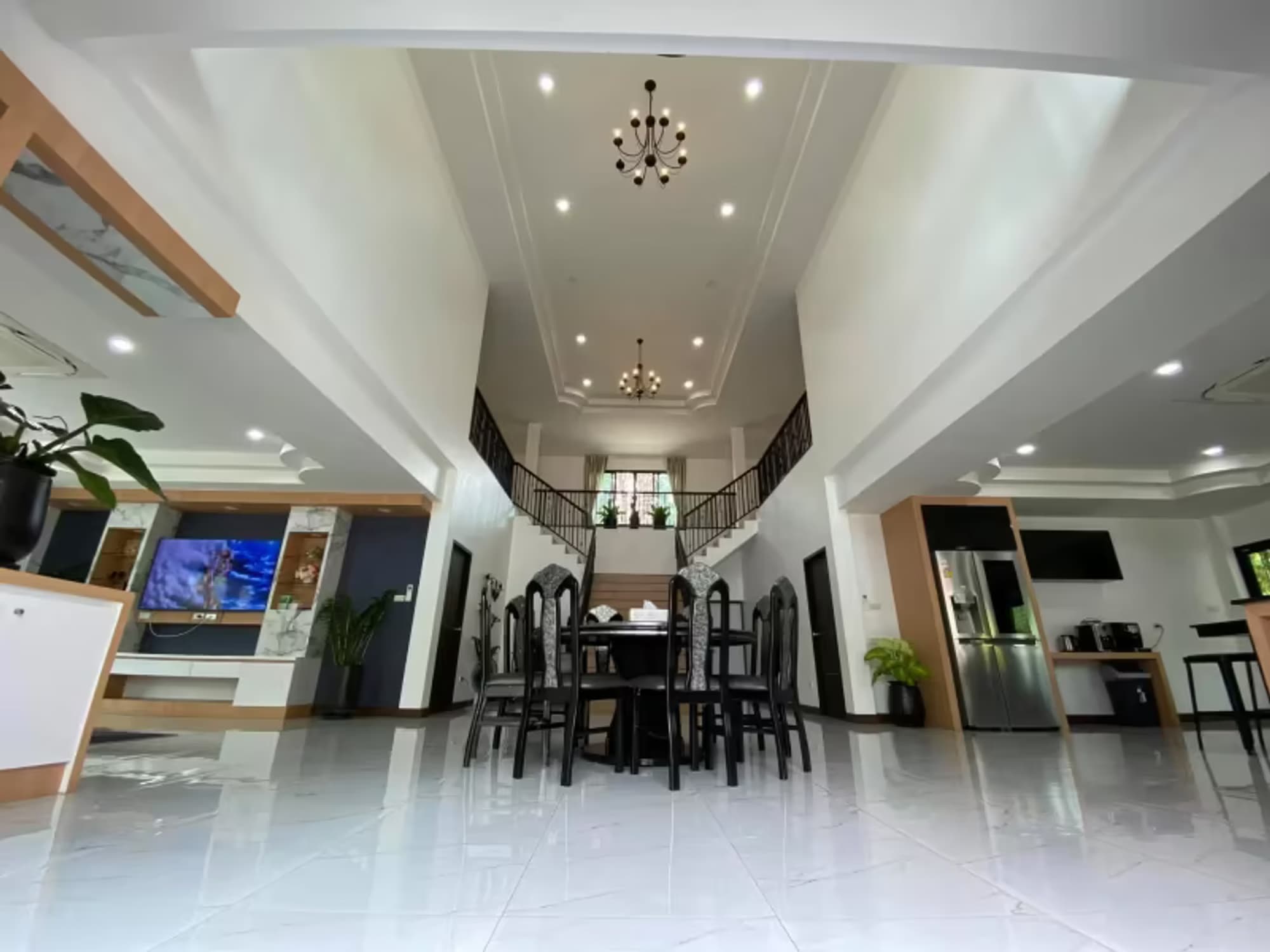 5 Bedroom House - Image 3