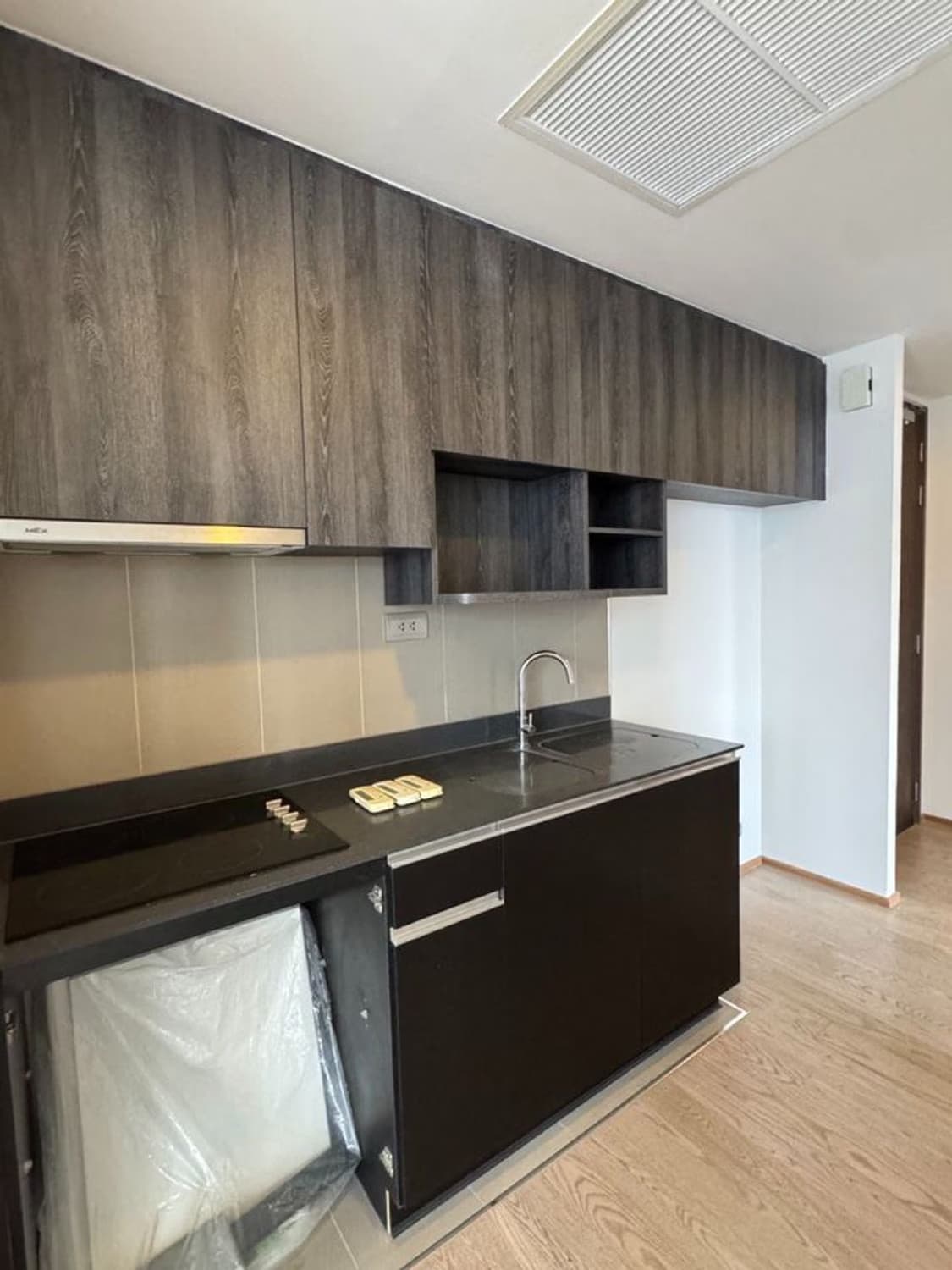 2 Bed Condo for Sale in Bang Rak - Image 9