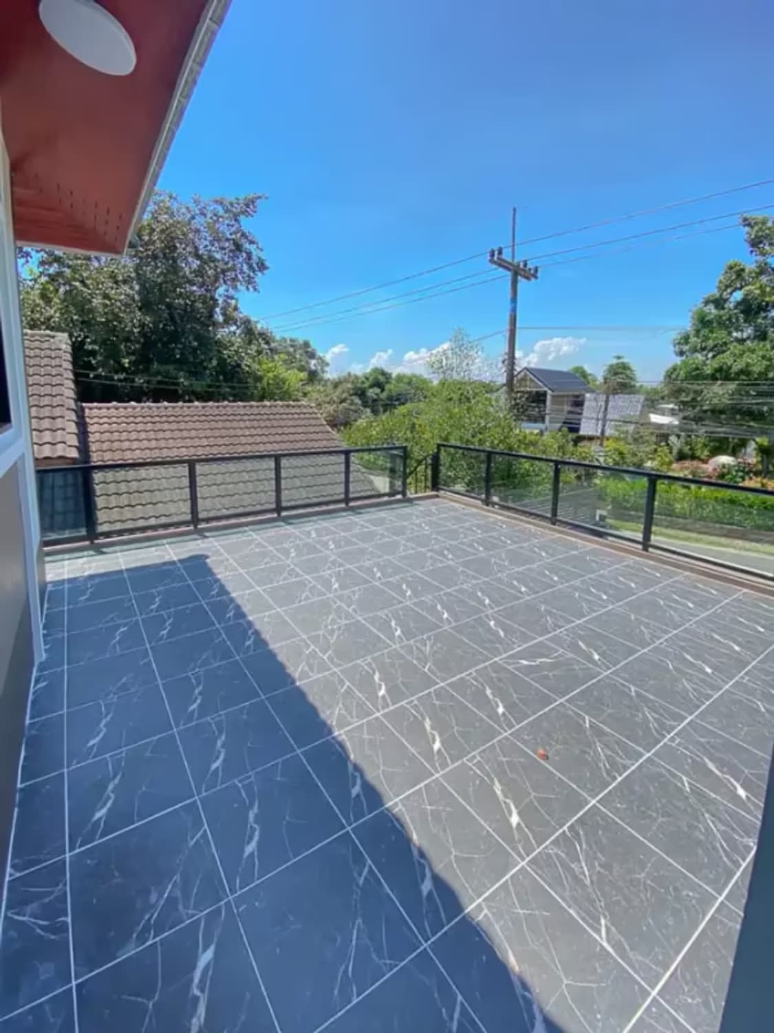 6 Bedroom House - Image 8