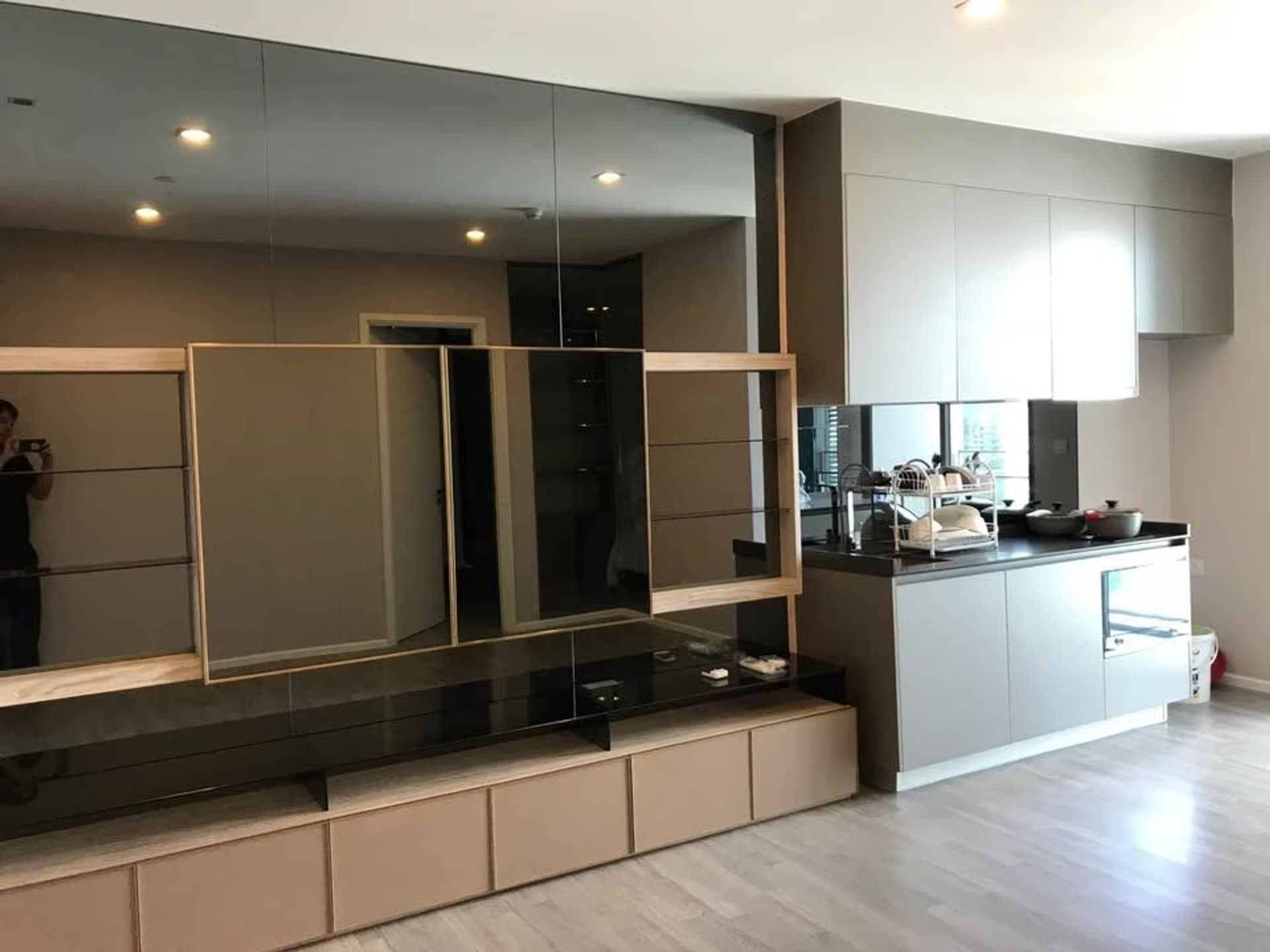 1 Bed Condo for Rent and Sale in Phra Khanong - Image 3