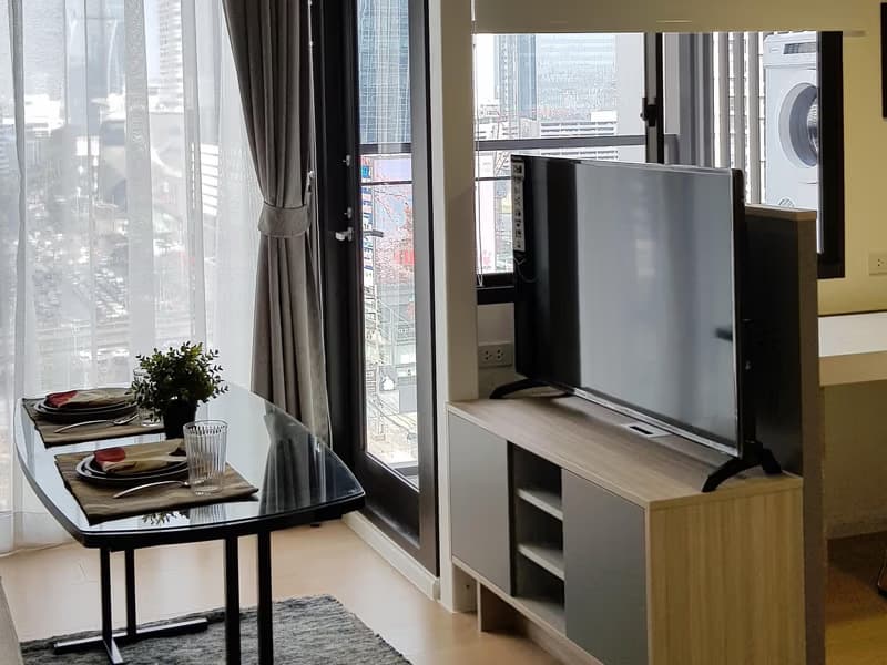 1 Bed Condo for Rent and Sale  Near Phra Ram 9 MRT