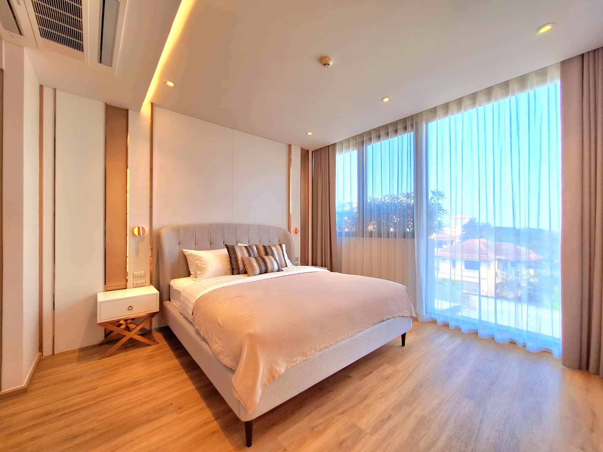Condo for Rent at Bearing Residence - Image 17