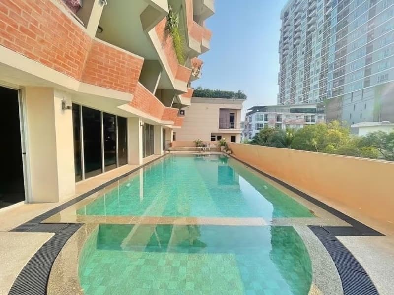 3 Bed Condo for Sale in Sathon