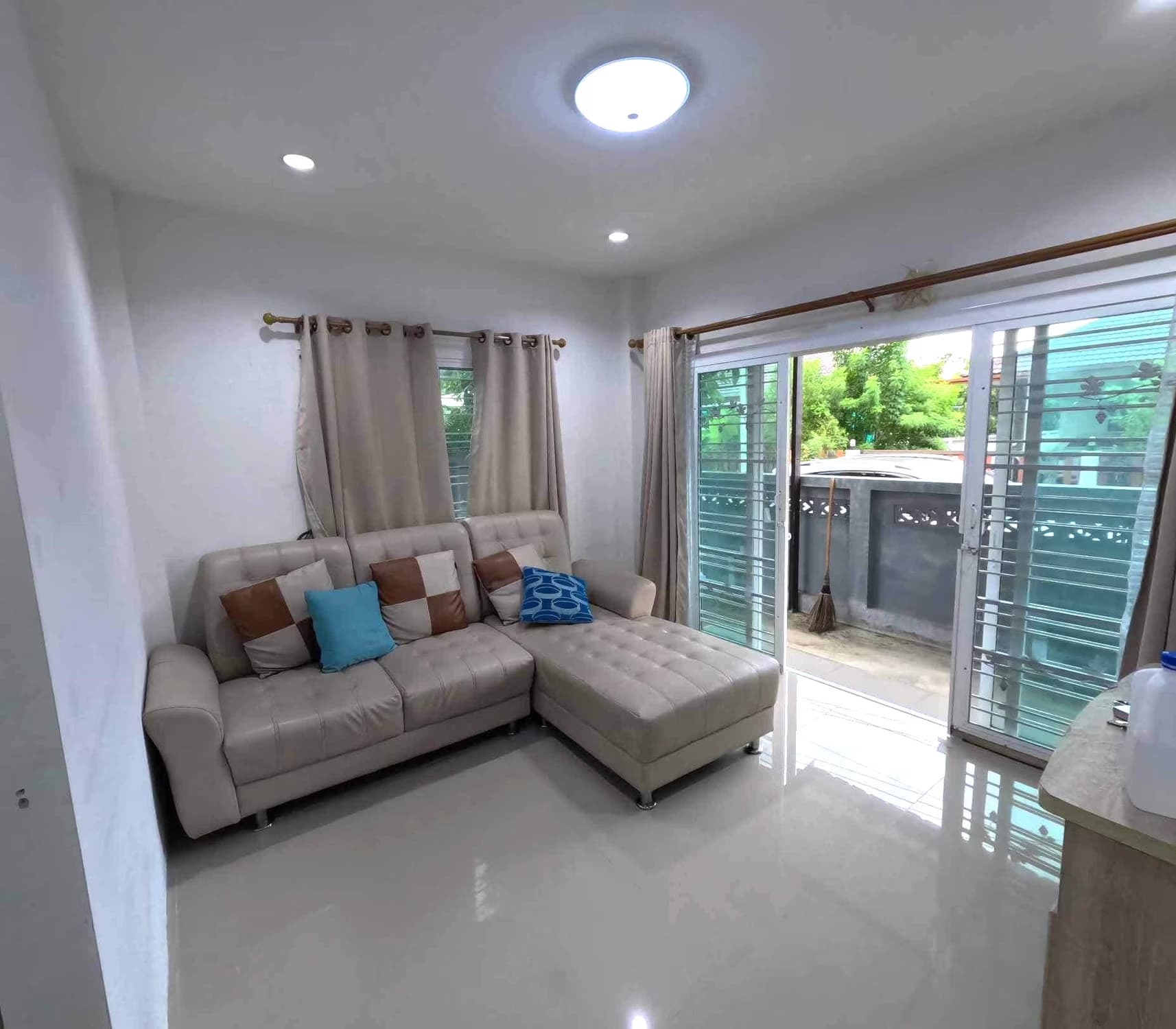 3 ห้องนอน Townhouse สำหรับ จำหน่าย ใน สันทราย - Image 2