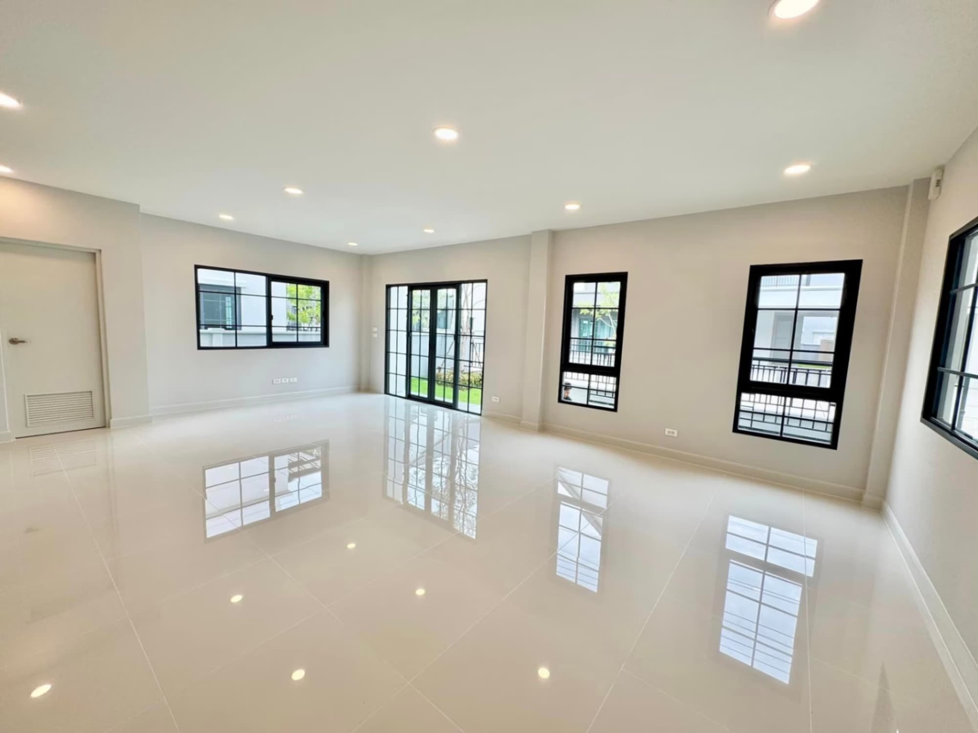 4 Bed House for Sale in Bang Phli, Samut Prakan - Image 17