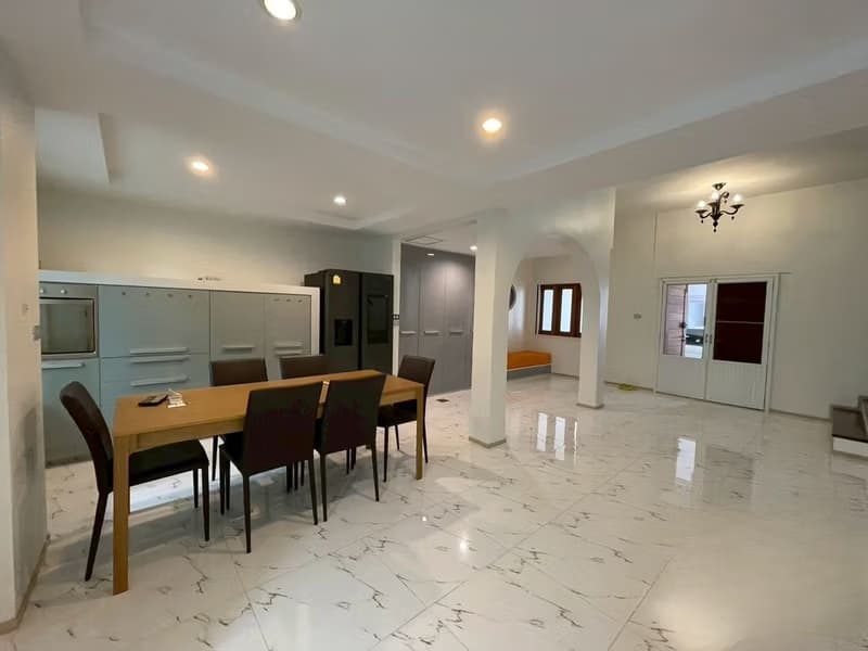 3 Bed Townhouse for Rent in Watthana