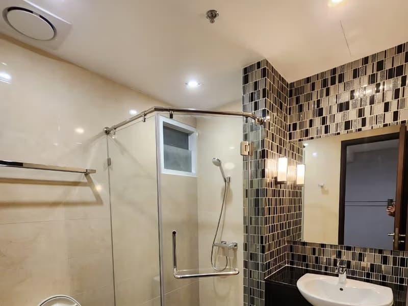 4 Bed Condo for Rent in Khlong Toei