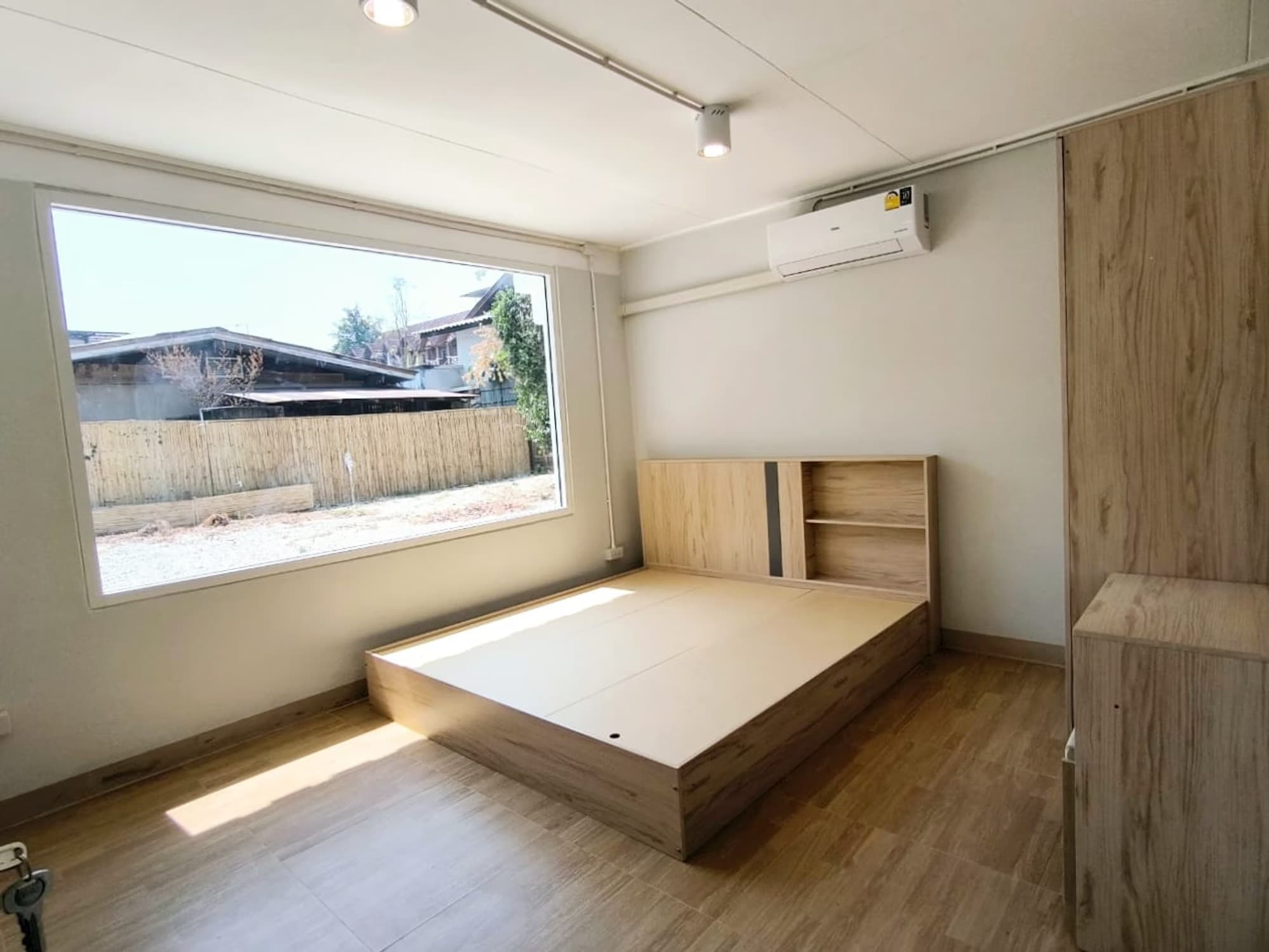 9 Bed House for Rent in Mueang Chiang Mai - Image 2