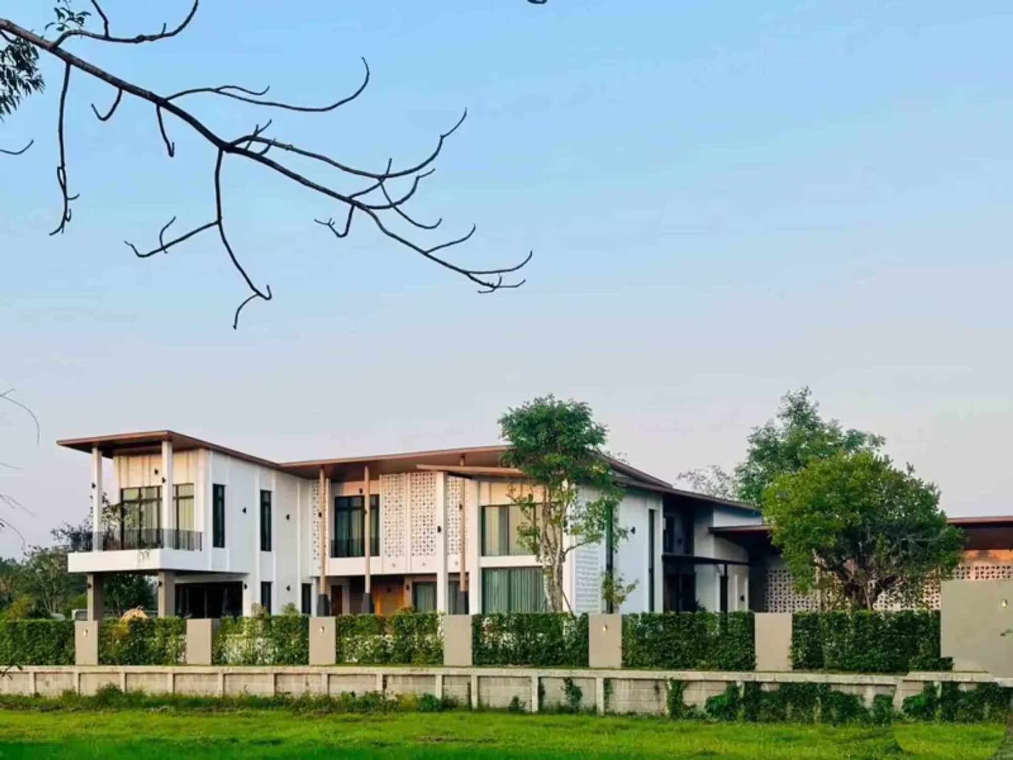 5 Bedroom House - Image 4