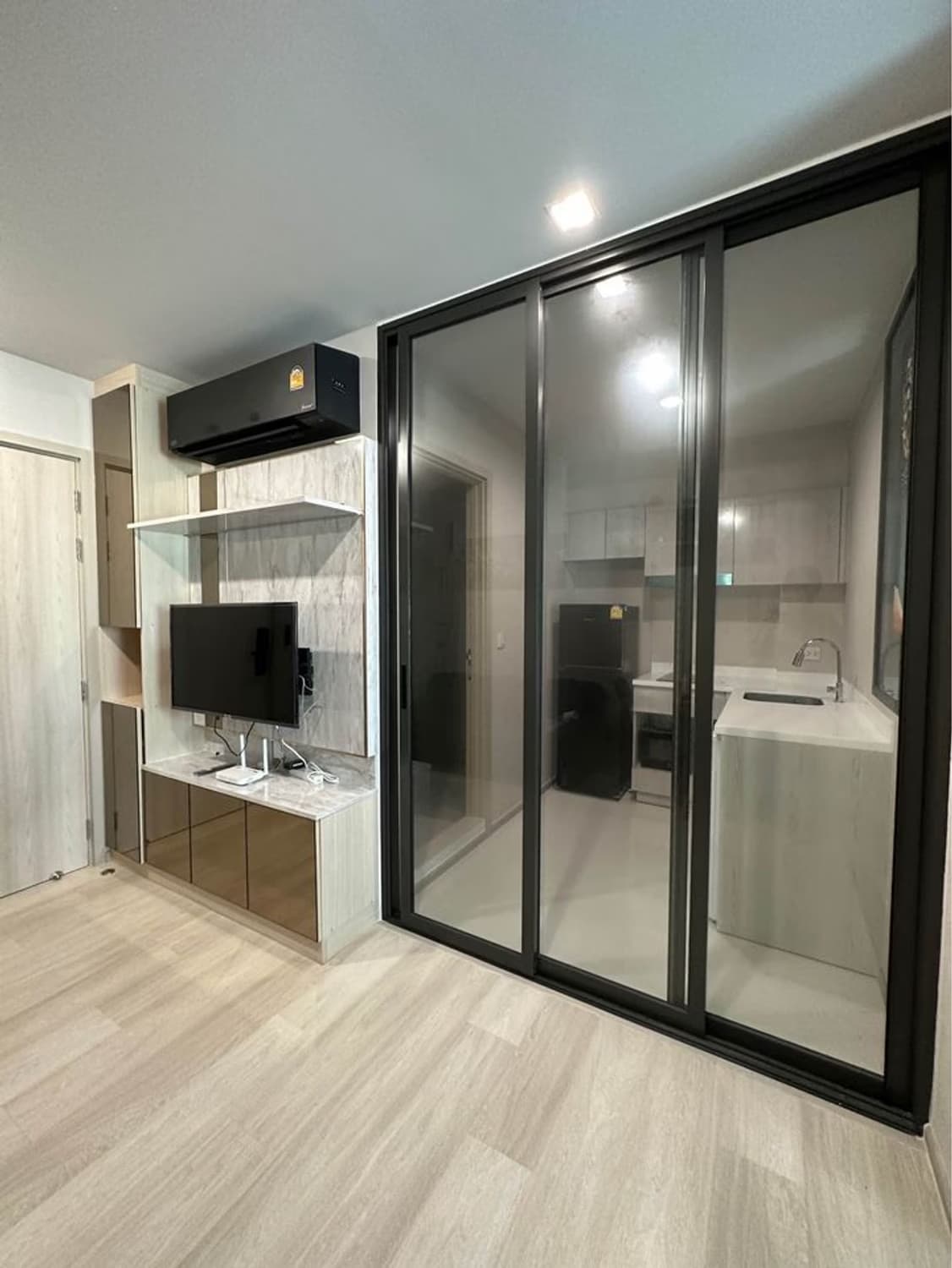 1 Bed Condo for Rent and Sale  Near Phloen Chit BTS - Image 6