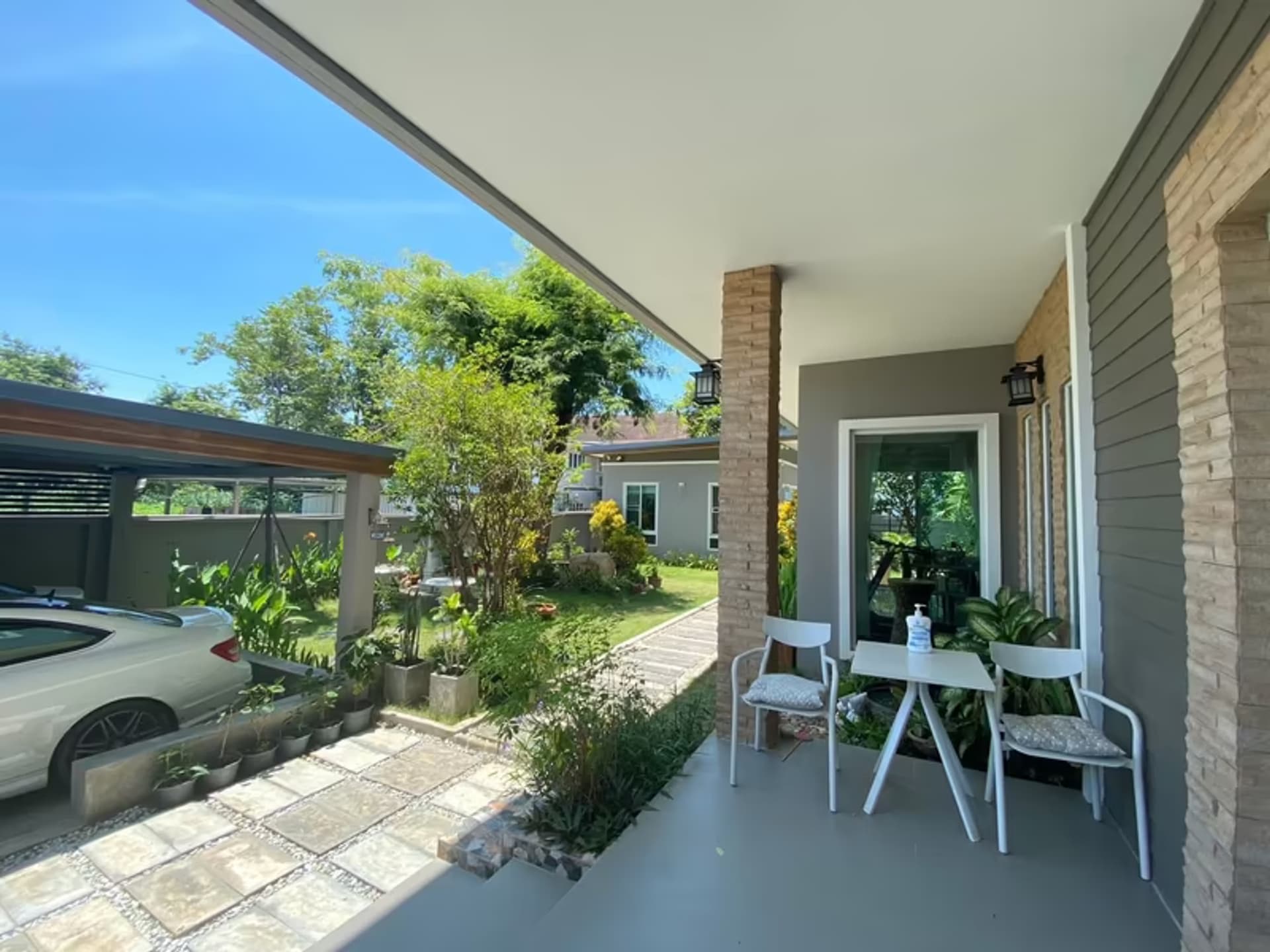 7 Bedroom House - Image 12