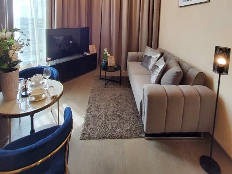 2 Bed Condo for Rent in Bang Rak
