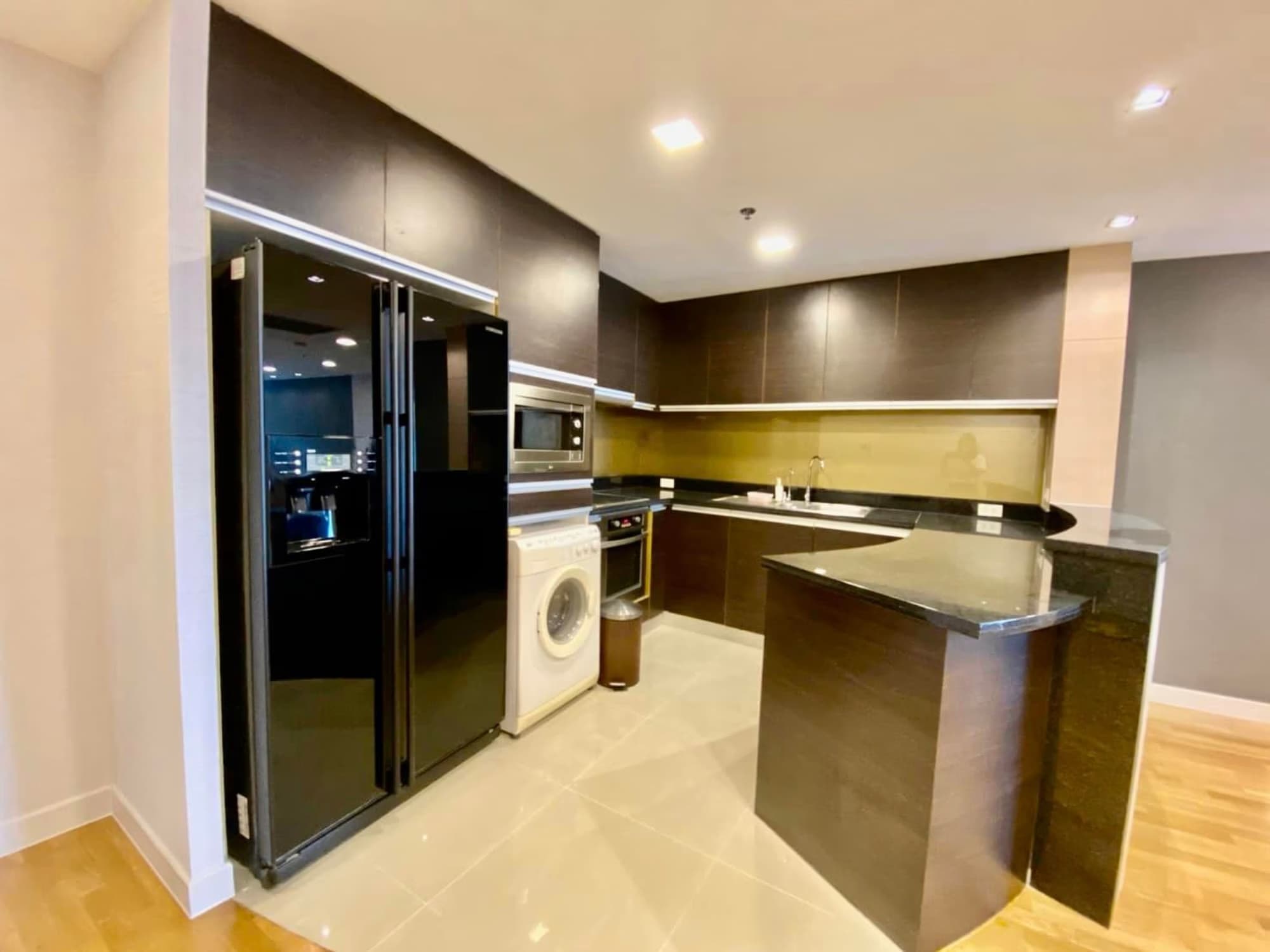 Condo for Sale, Sale w/Tenant, Rented at Urbana Sathon - Image 5