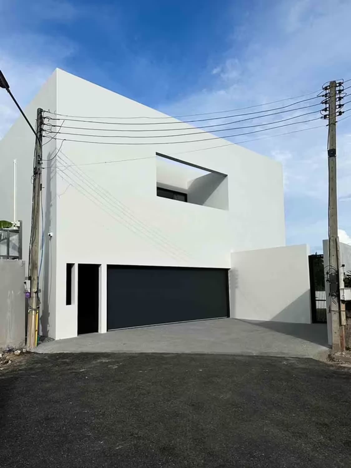Modern House for Sale - Image 5