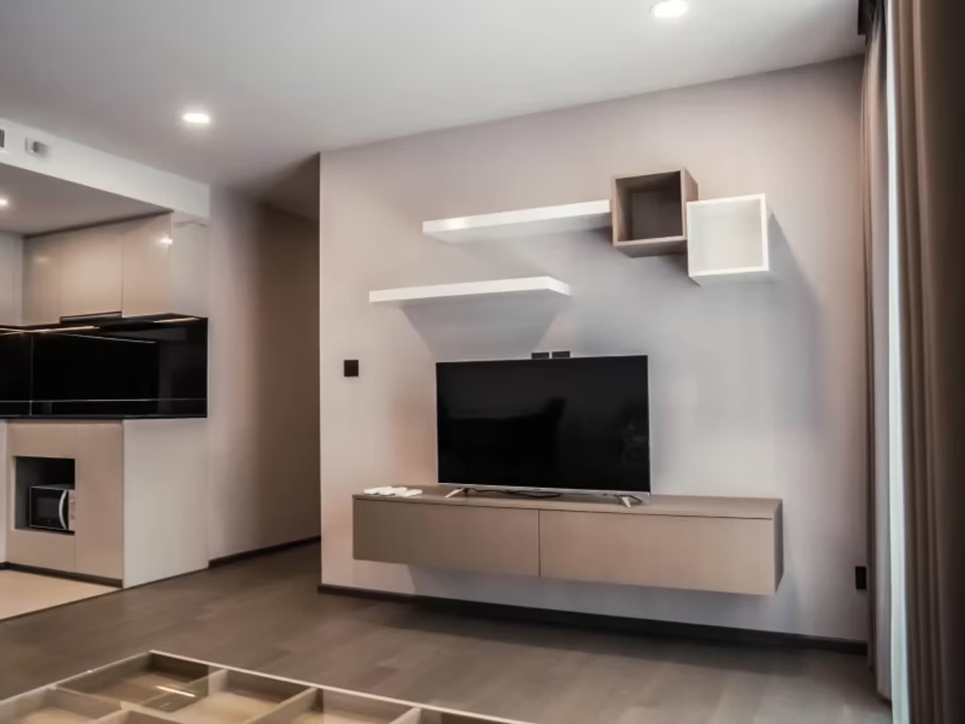 2 Bedroom Condo for Rent at KLASS Siam - Image 6