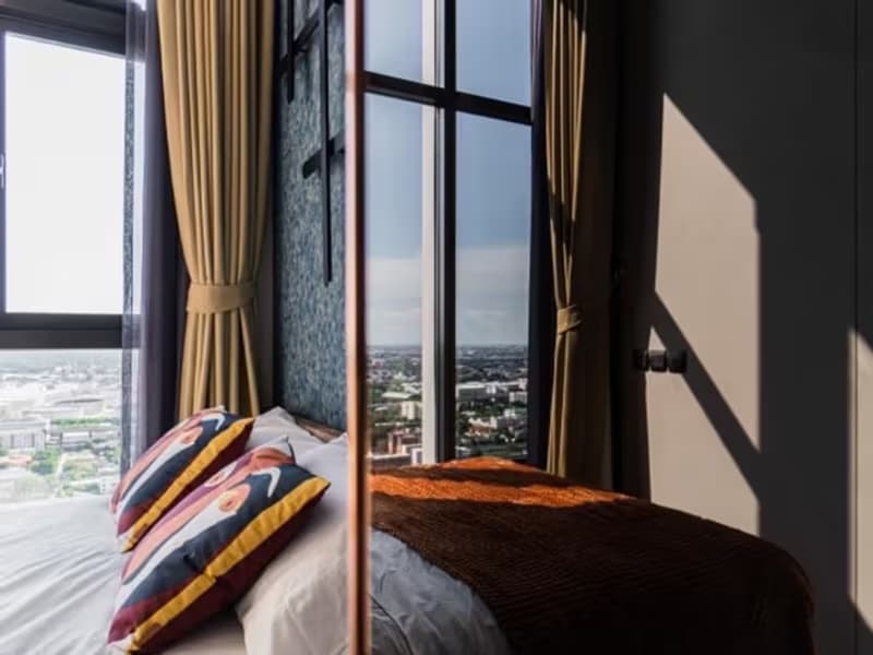 1 Bedroom Condo