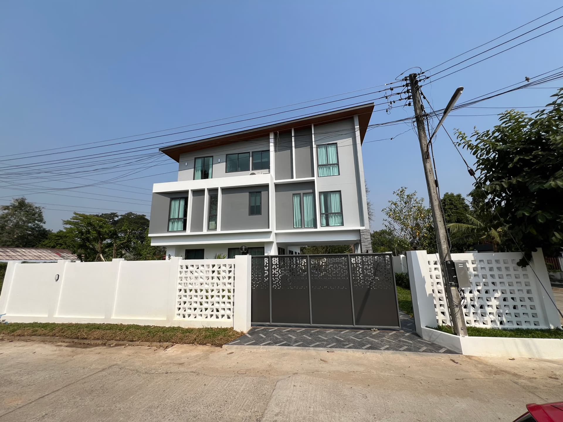 Pool Villa for Sale in San Phranet - Image 1