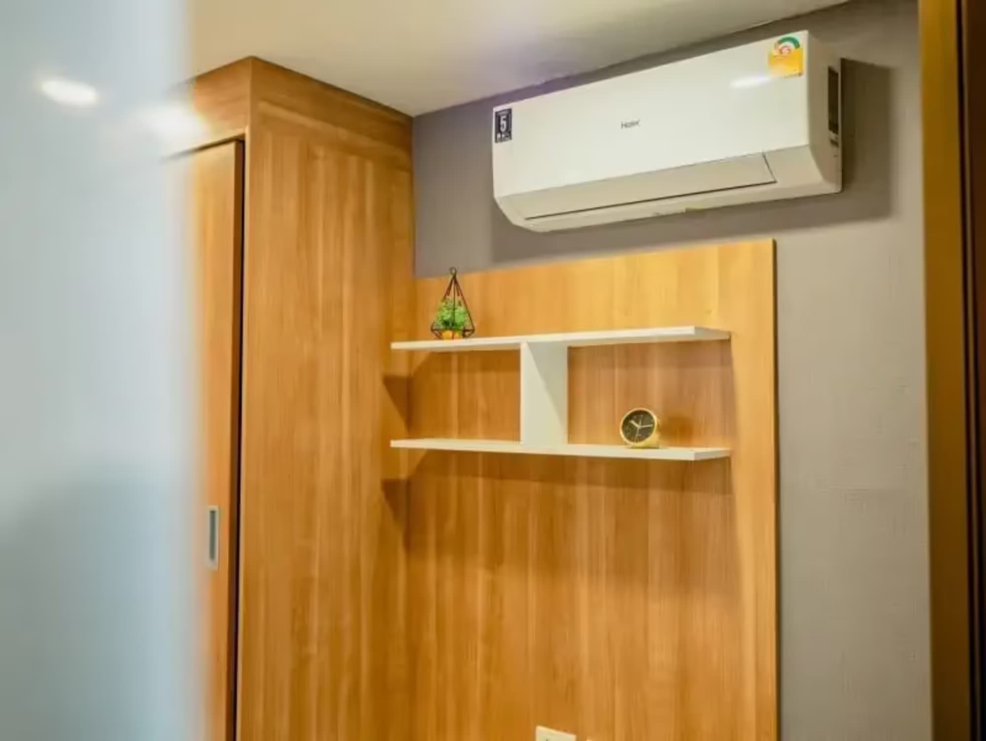 1 Bedroom Condo - Image 4