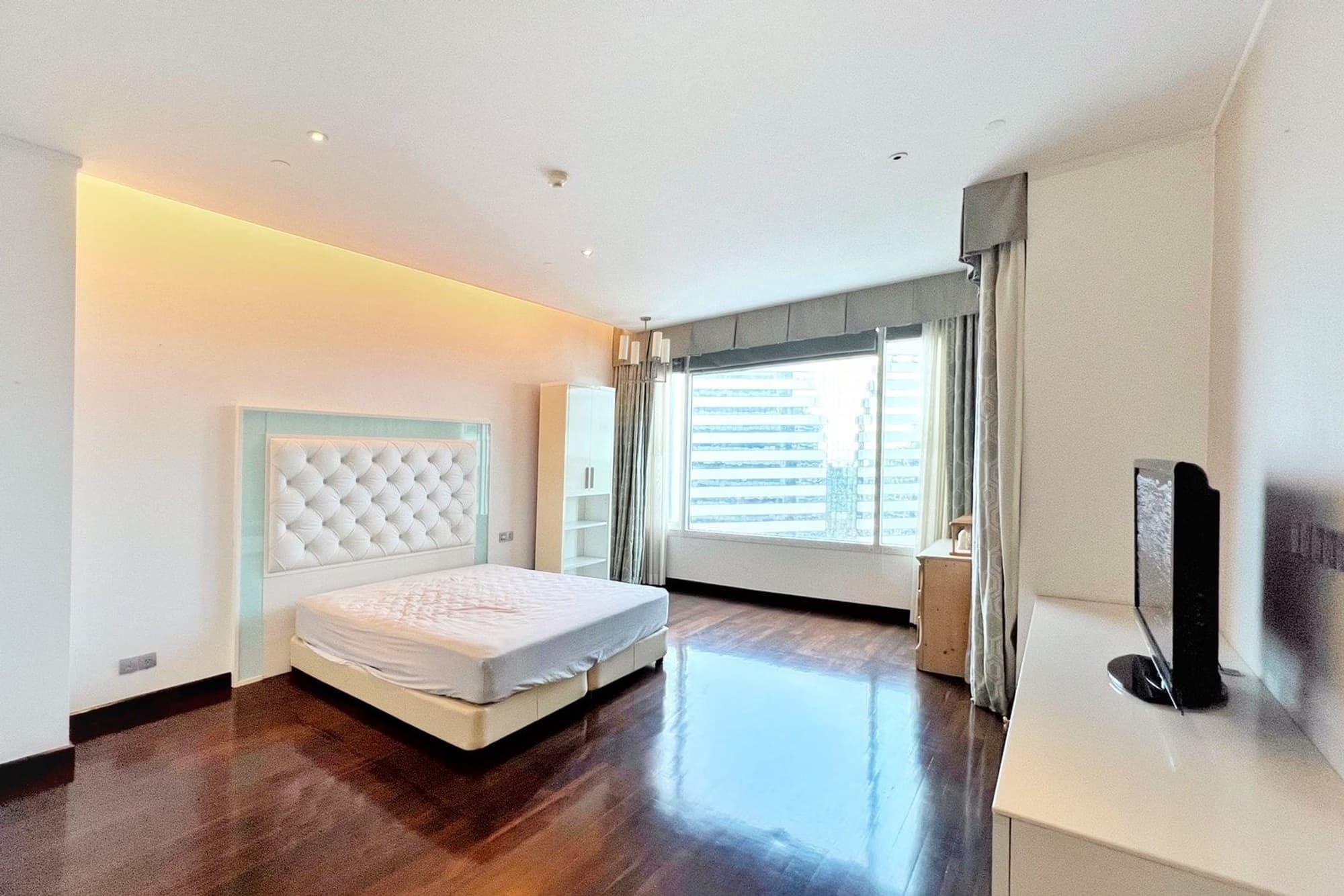 2 Bedroom Condo - Image 5