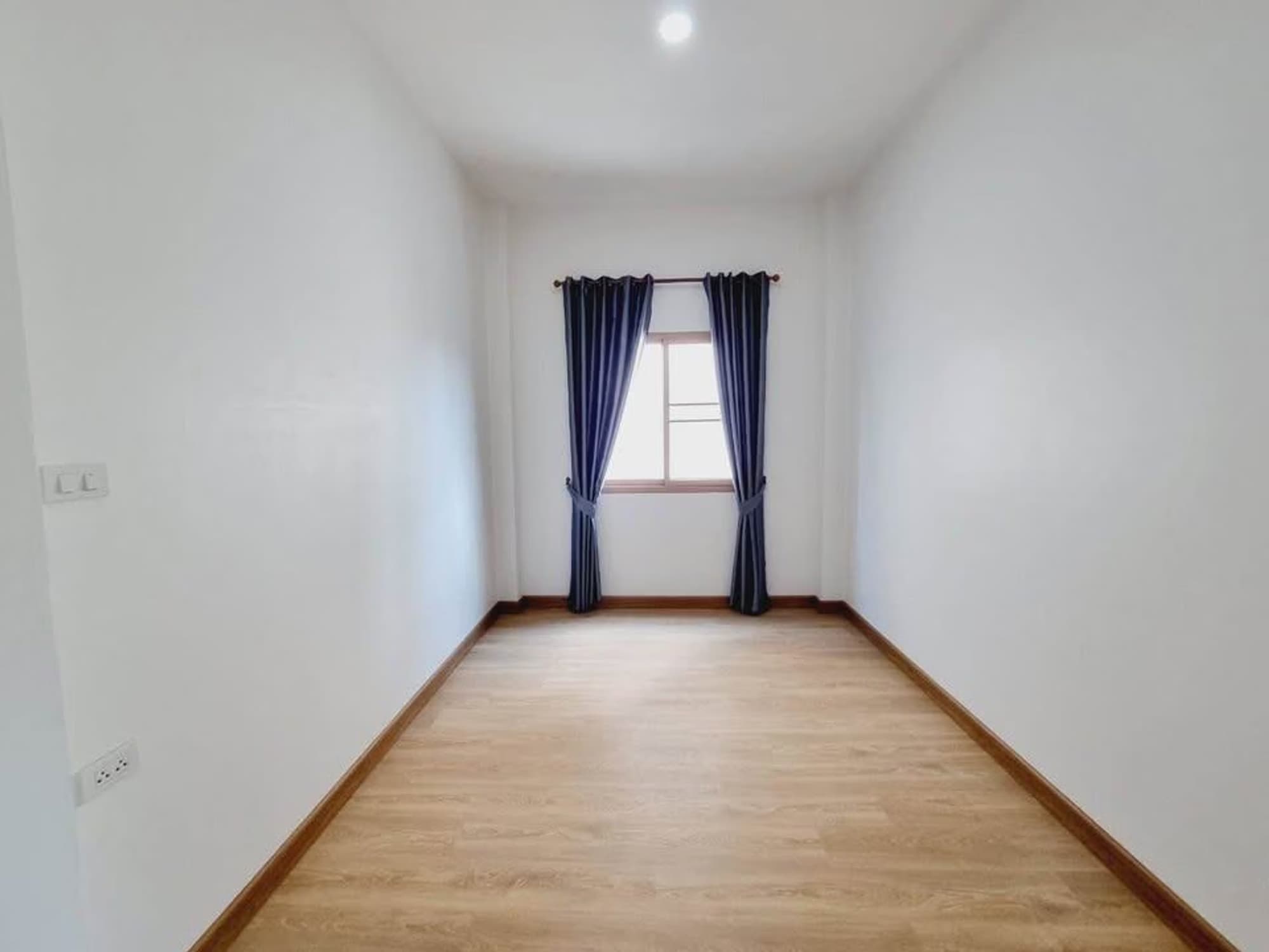 4 Bed House for Rent in Hang Dong - Image 11