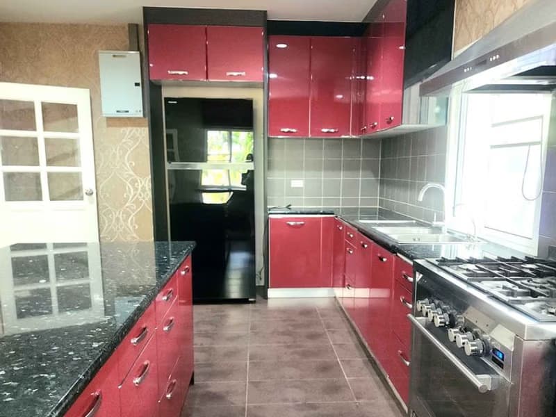 6 Bed House for Rent and Sale in Saraphi