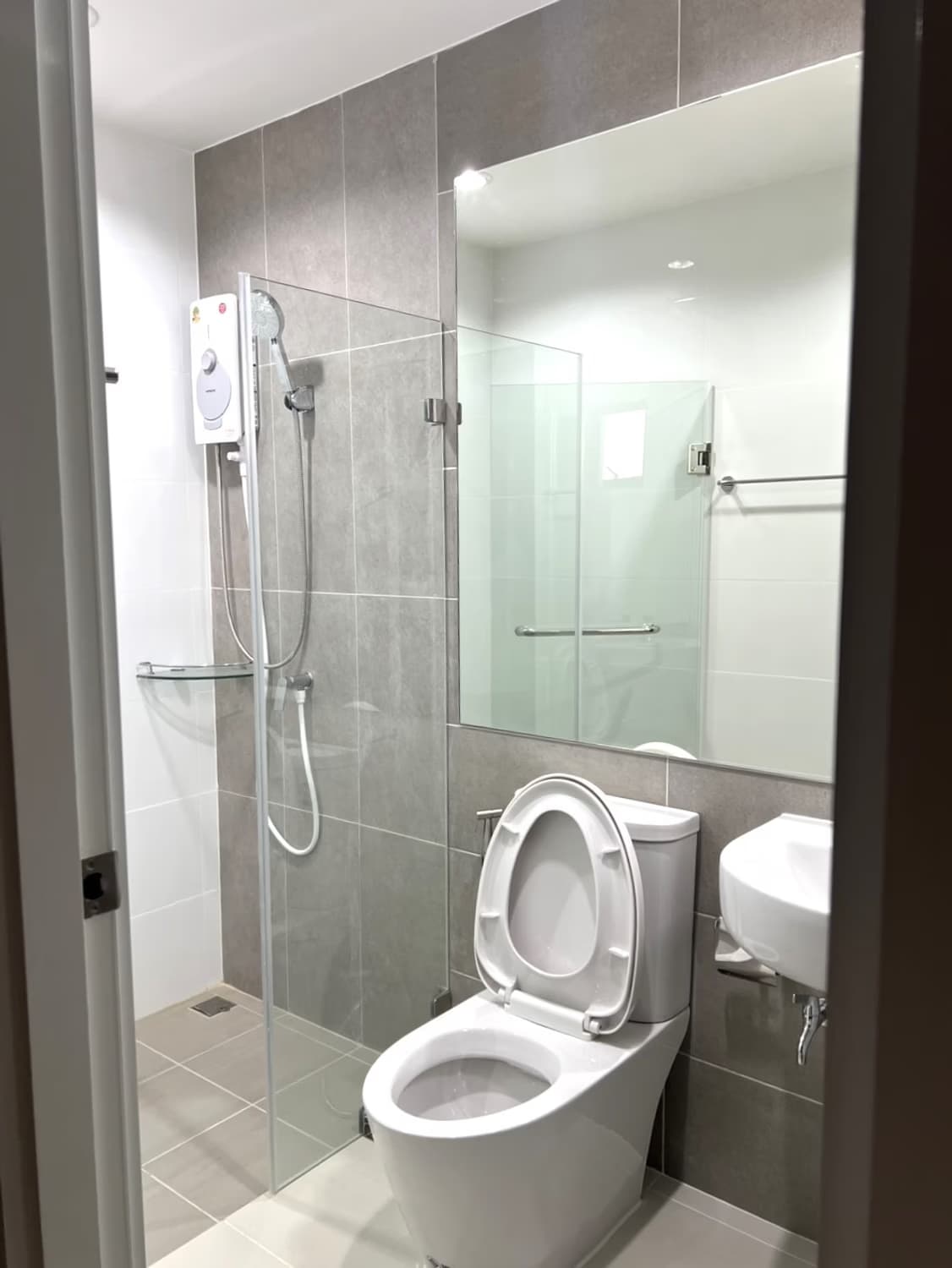 4 Bed House for Rent in San Kamphaeng - Image 15