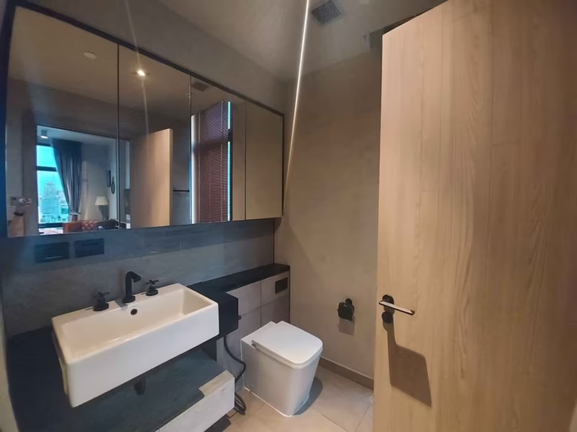  - Image 7