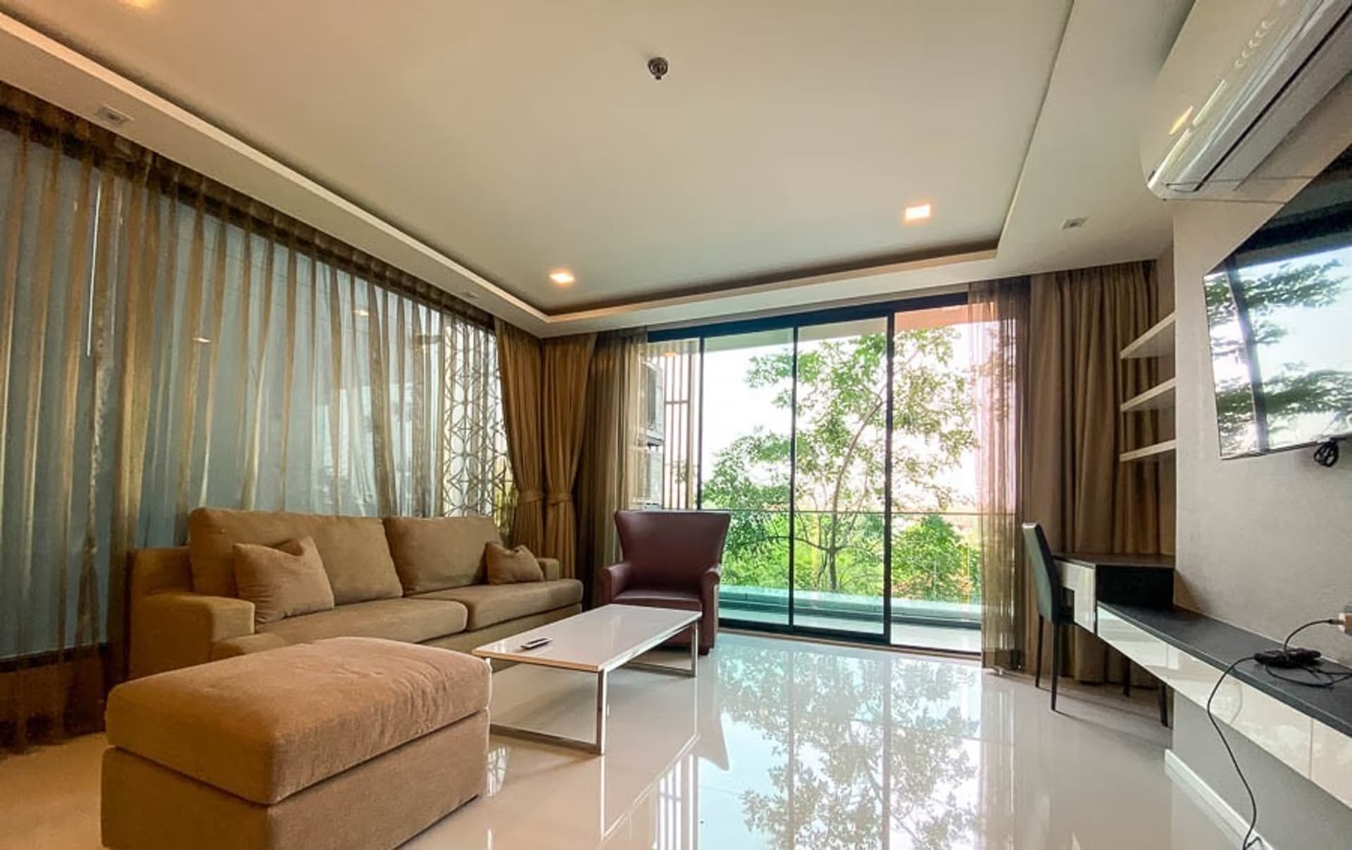 1 Bedroom Condo - Image 1