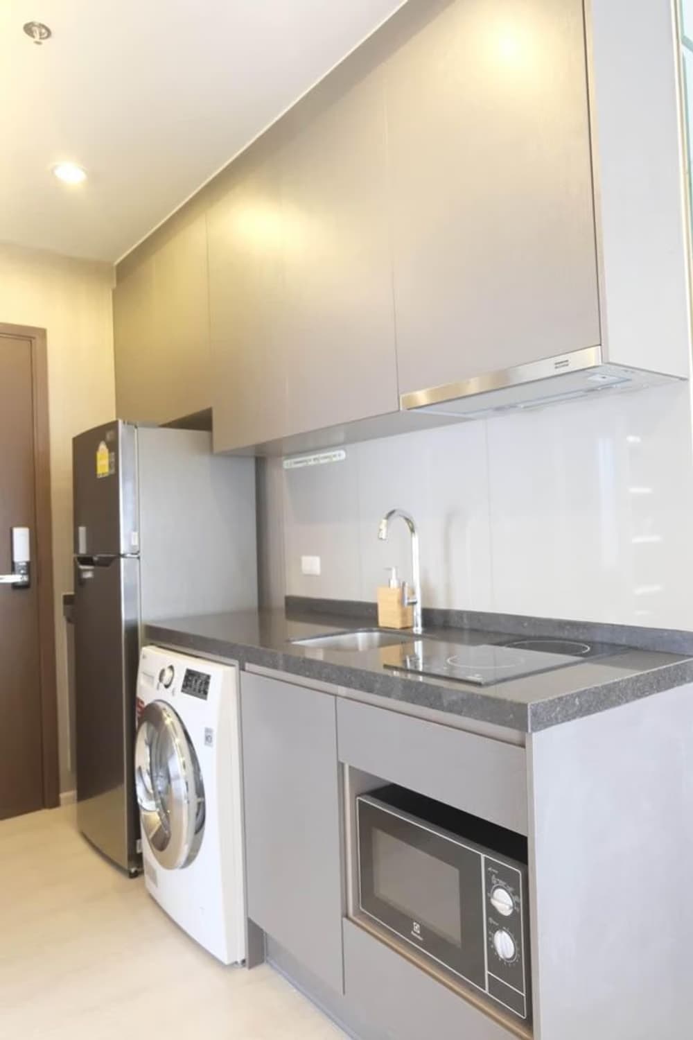 2 Bed Condo for Sale  Near Phra Ram 9 MRT - Image 4