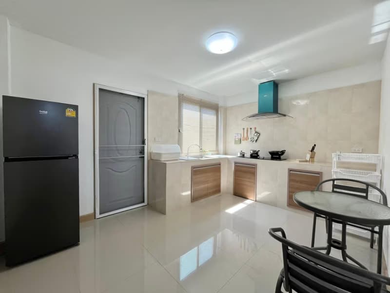 2 Bed House for Rent in Saraphi District