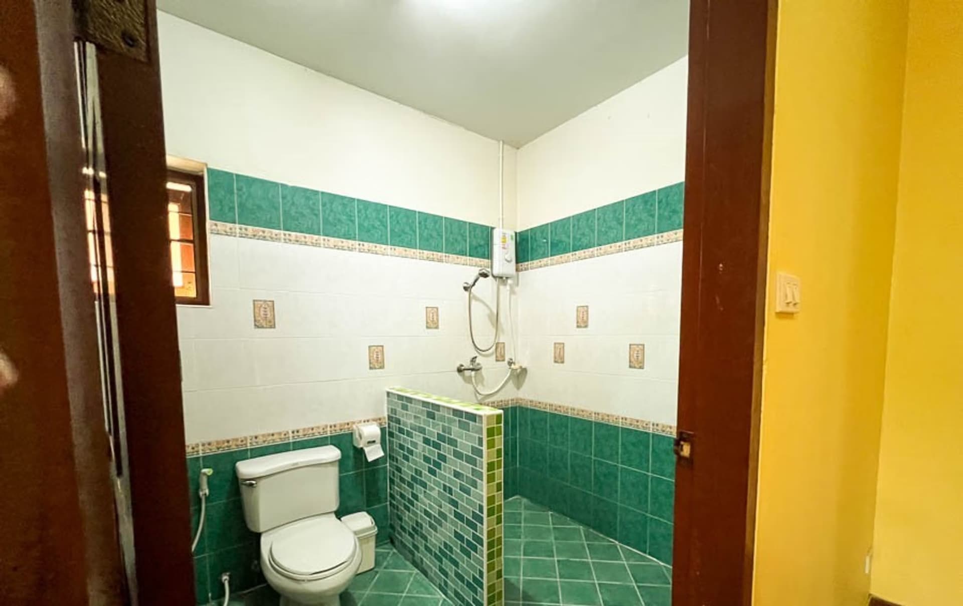 5 Bedroom House - Image 13