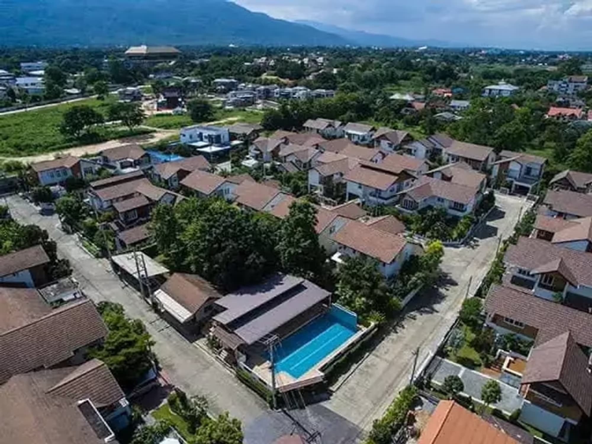 4 Bedroom House - Image 6