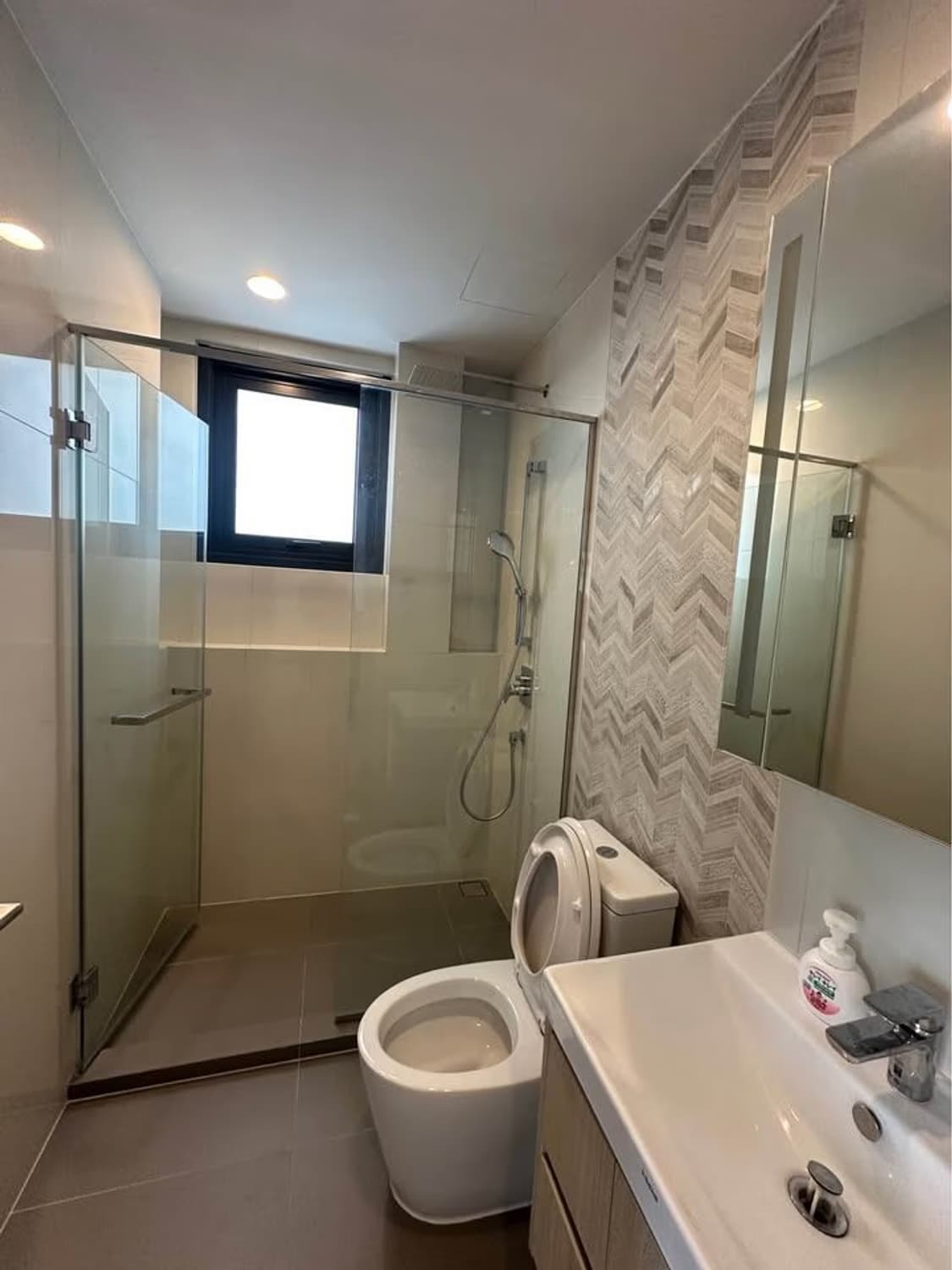 2 Bed Condo for Rent in Khlong Toei - Image 6